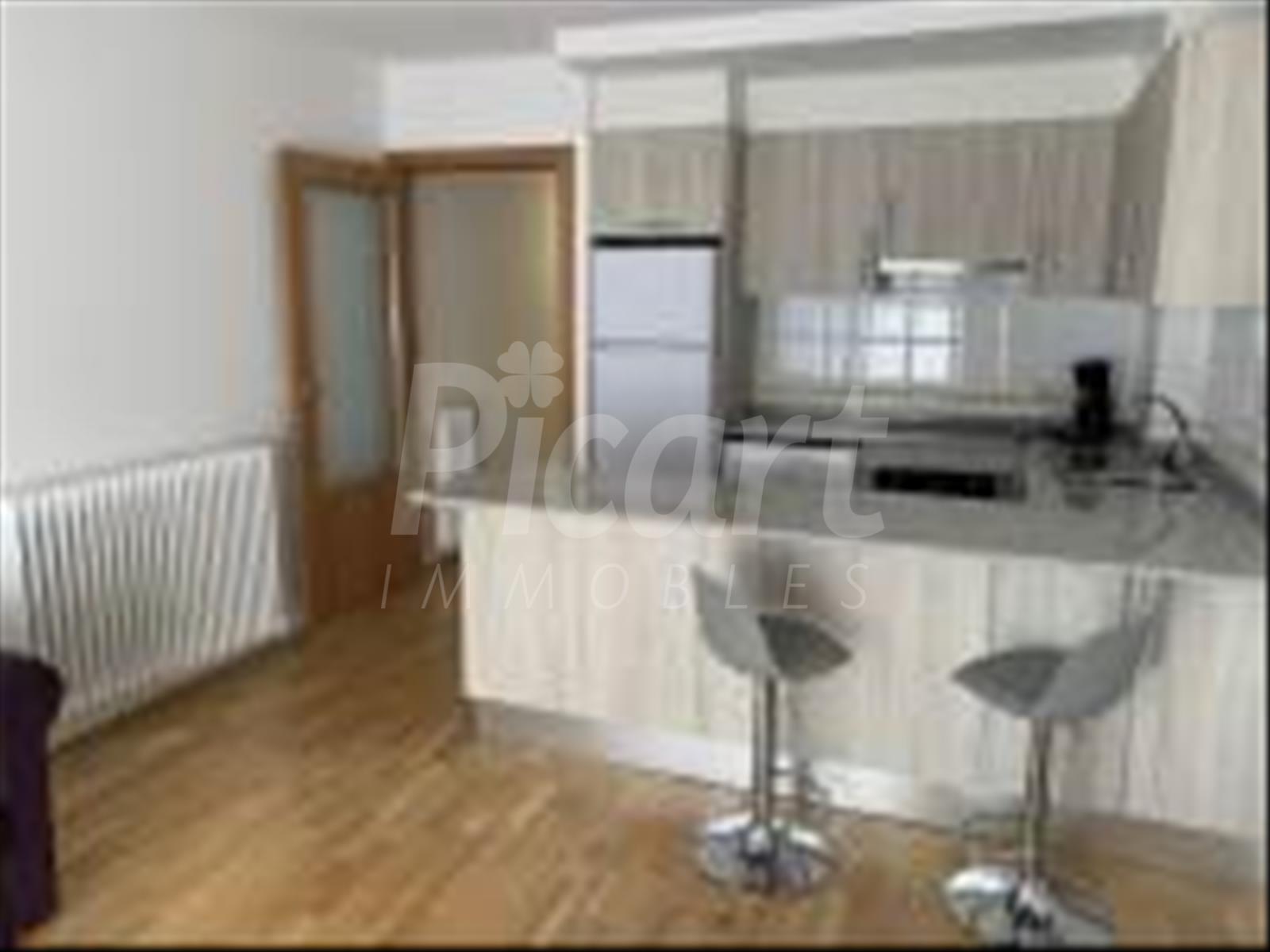 APPARTEMENT A HORT DE GODI